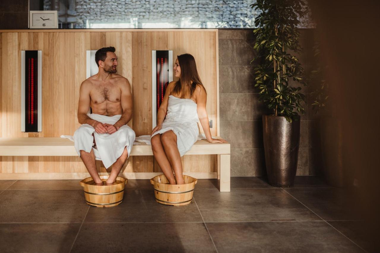 Golden Lakes Hotel Boussu-lez-Walcourt Экстерьер фото