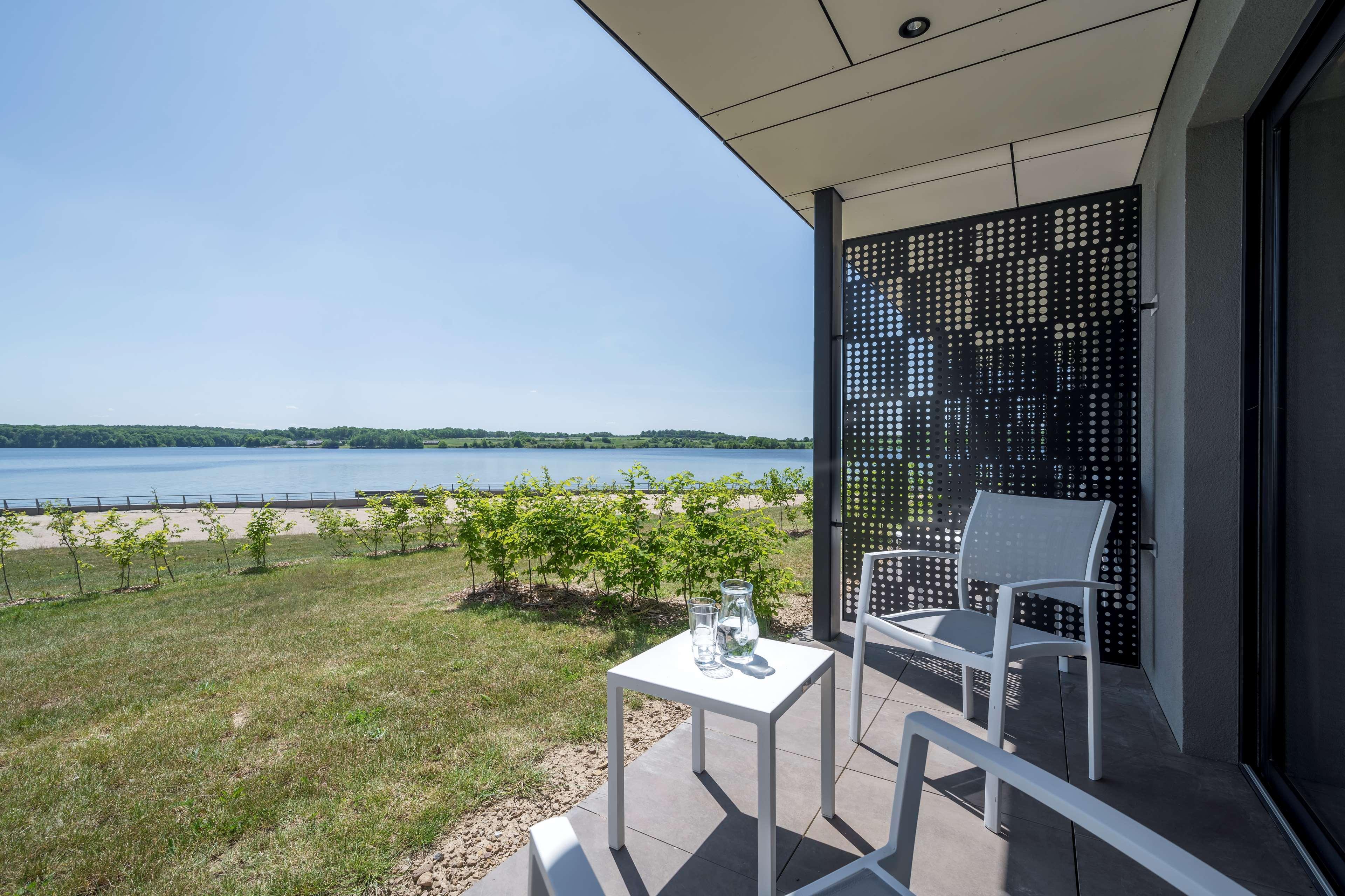 Golden Lakes Hotel Boussu-lez-Walcourt Экстерьер фото