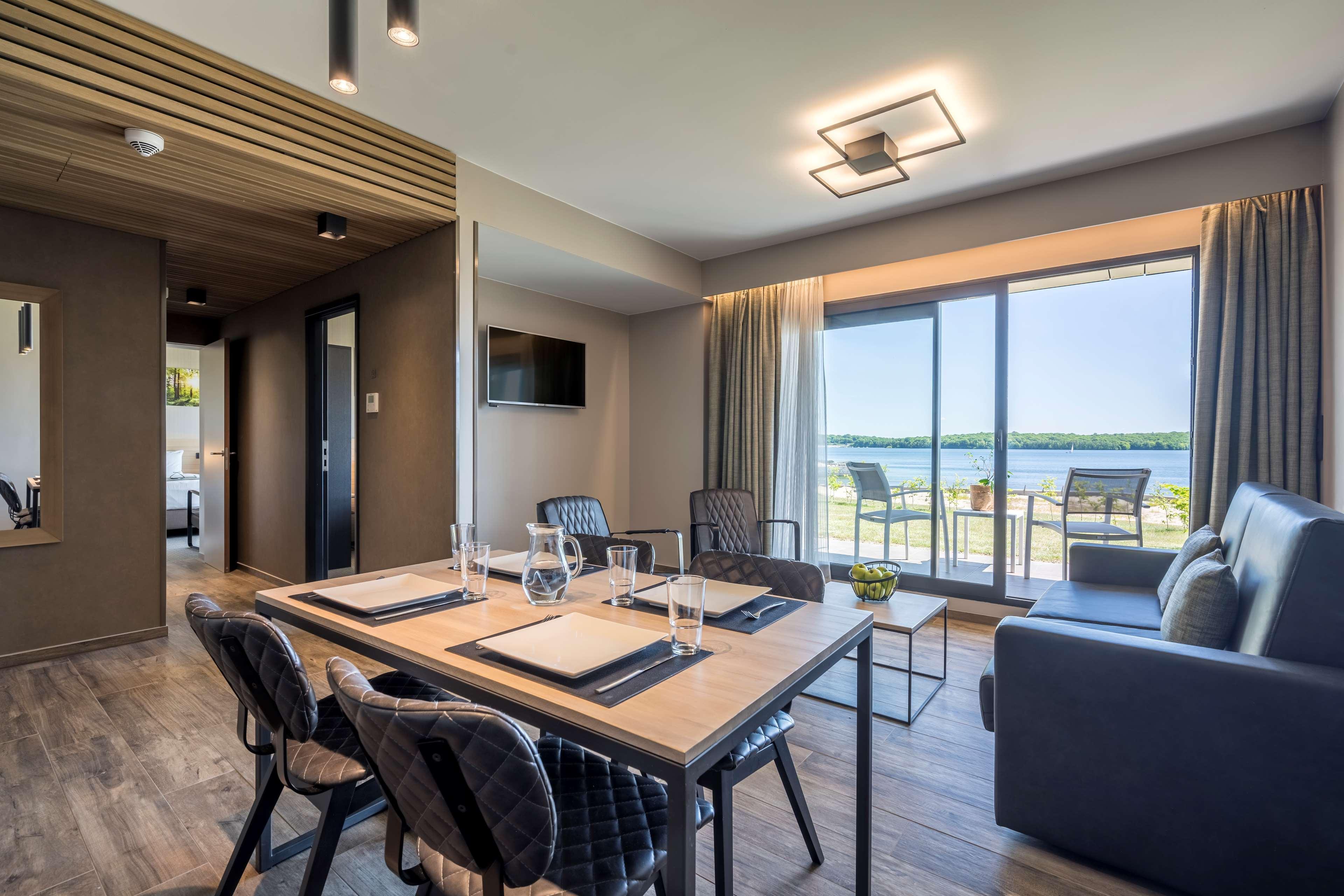 Golden Lakes Hotel Boussu-lez-Walcourt Экстерьер фото