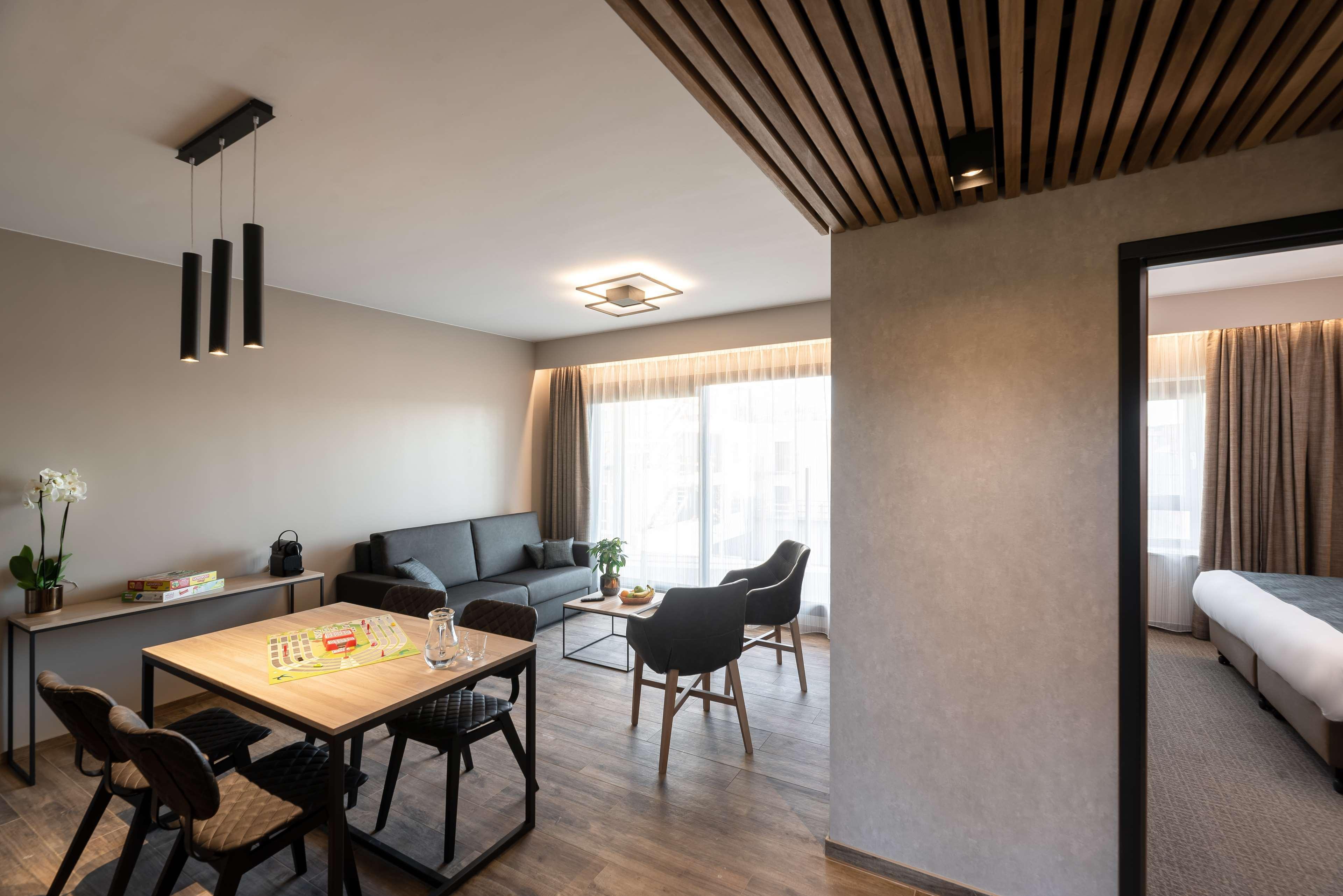 Golden Lakes Hotel Boussu-lez-Walcourt Экстерьер фото