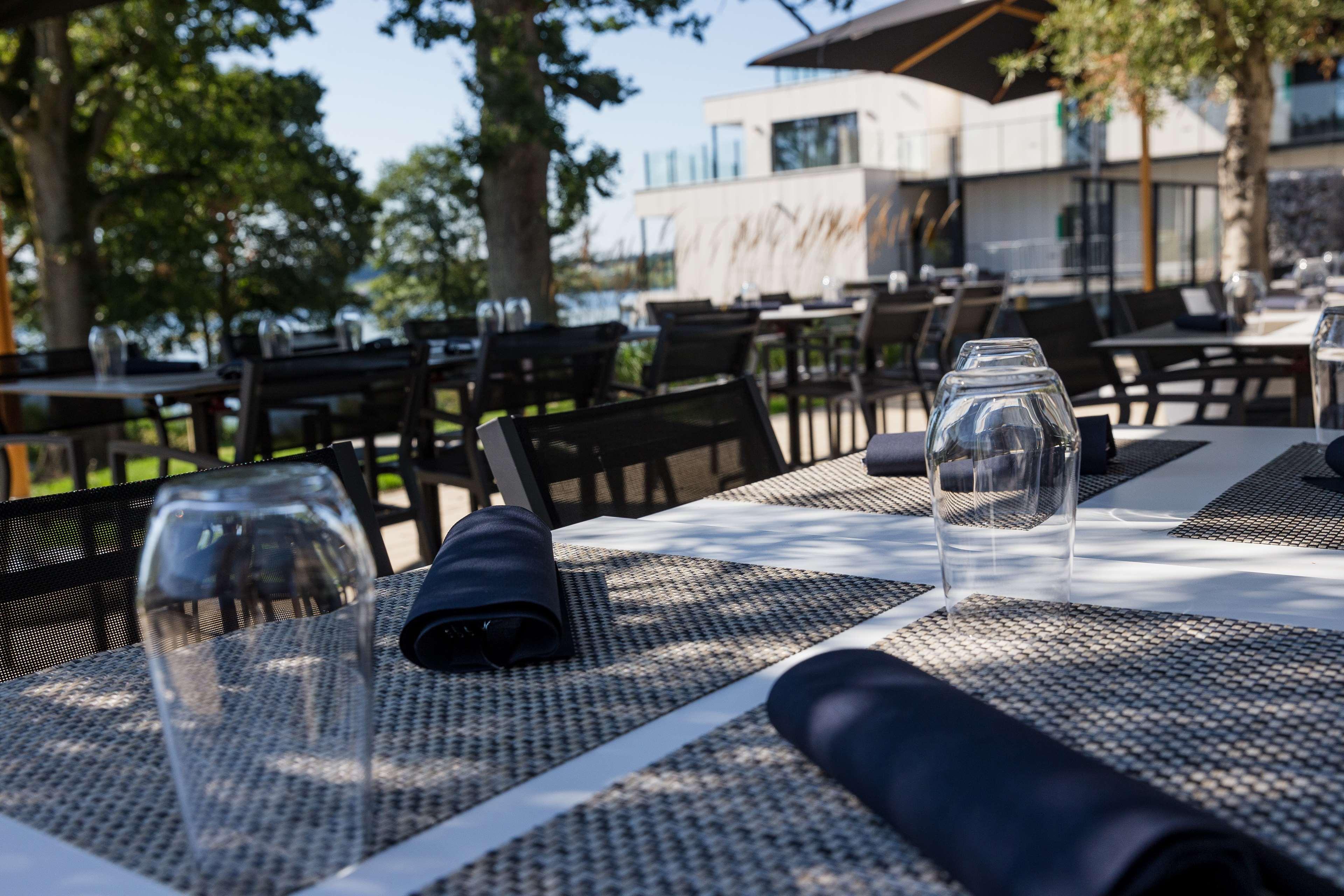 Golden Lakes Hotel Boussu-lez-Walcourt Экстерьер фото