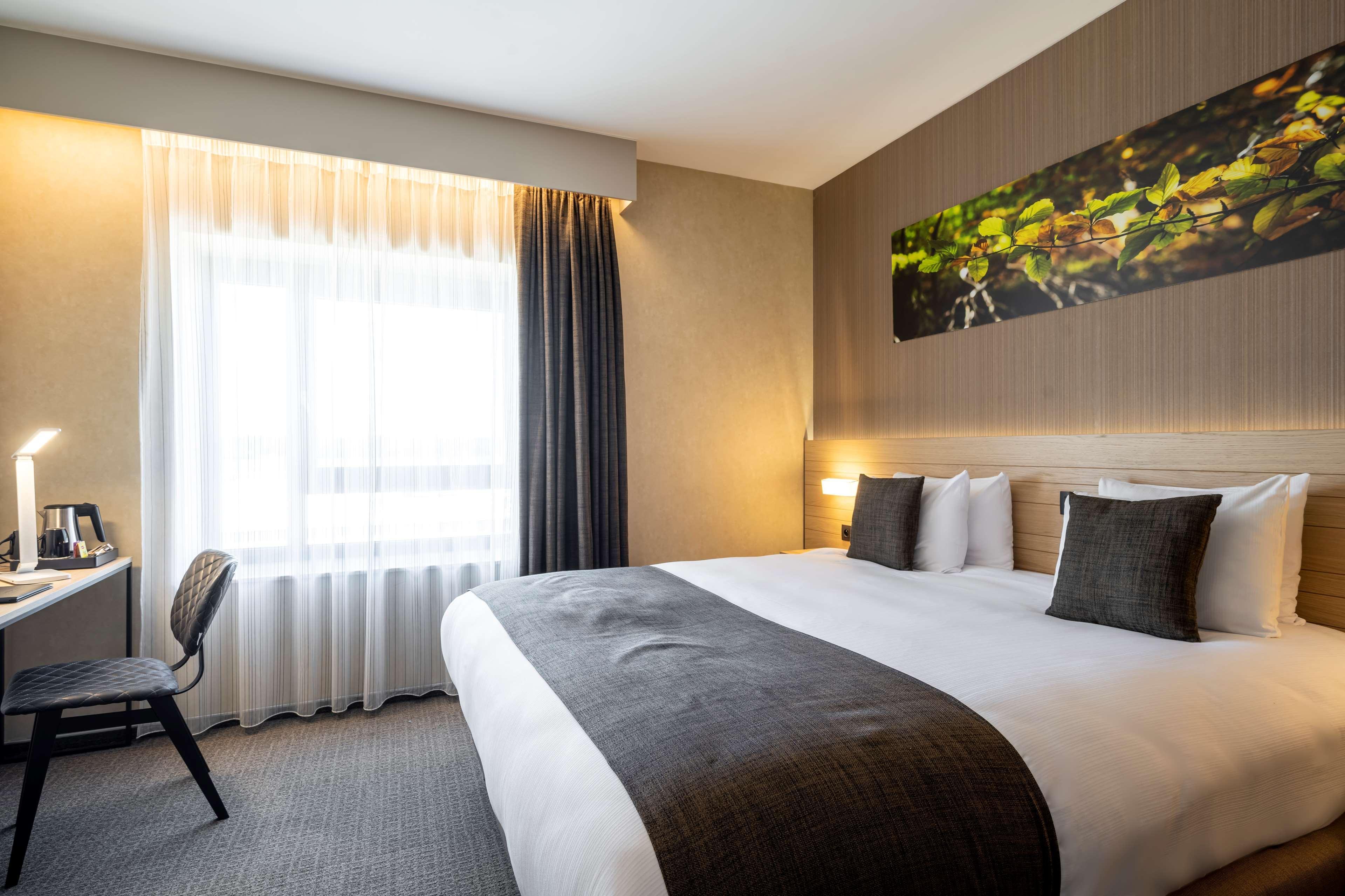 Golden Lakes Hotel Boussu-lez-Walcourt Экстерьер фото