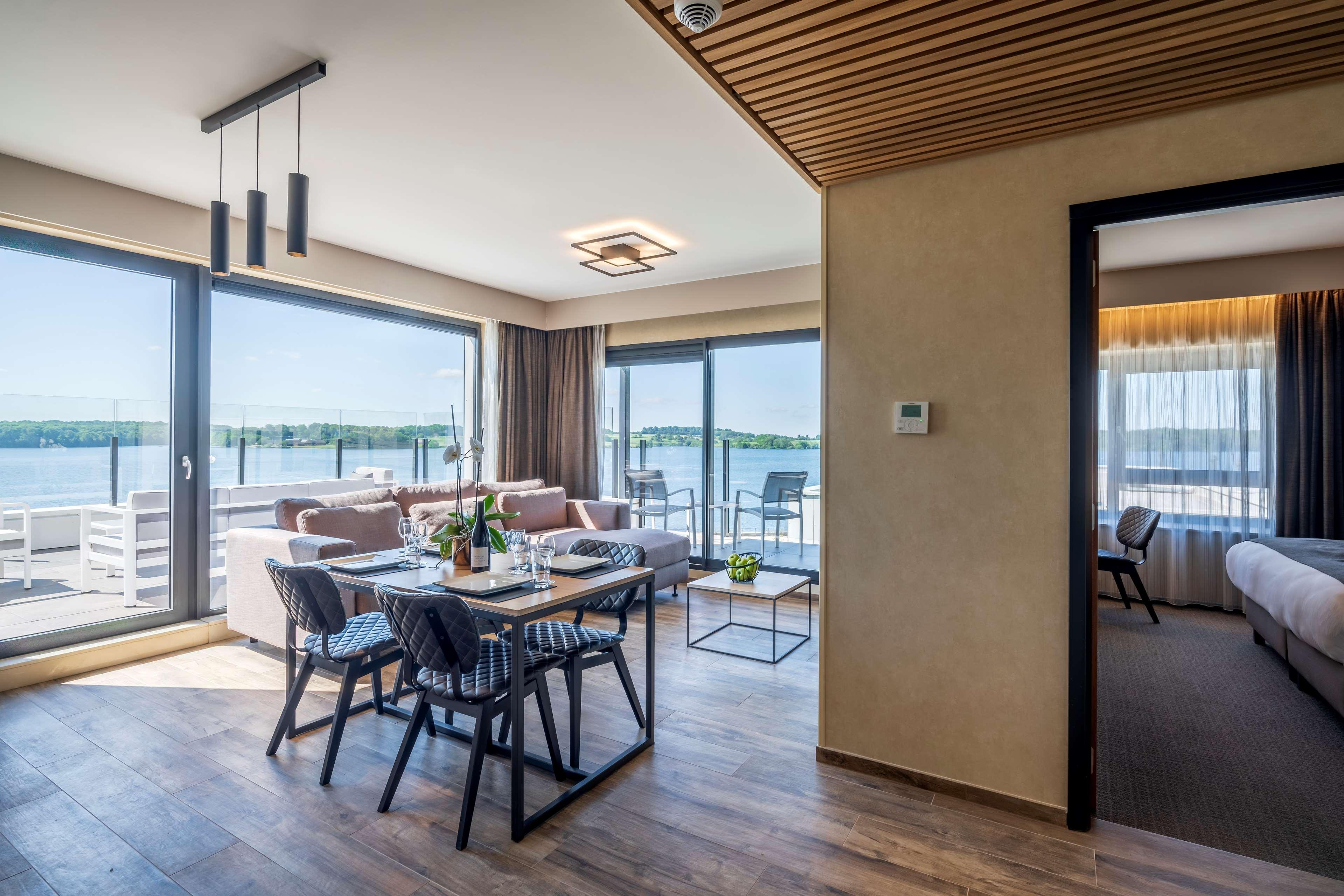 Golden Lakes Hotel Boussu-lez-Walcourt Экстерьер фото