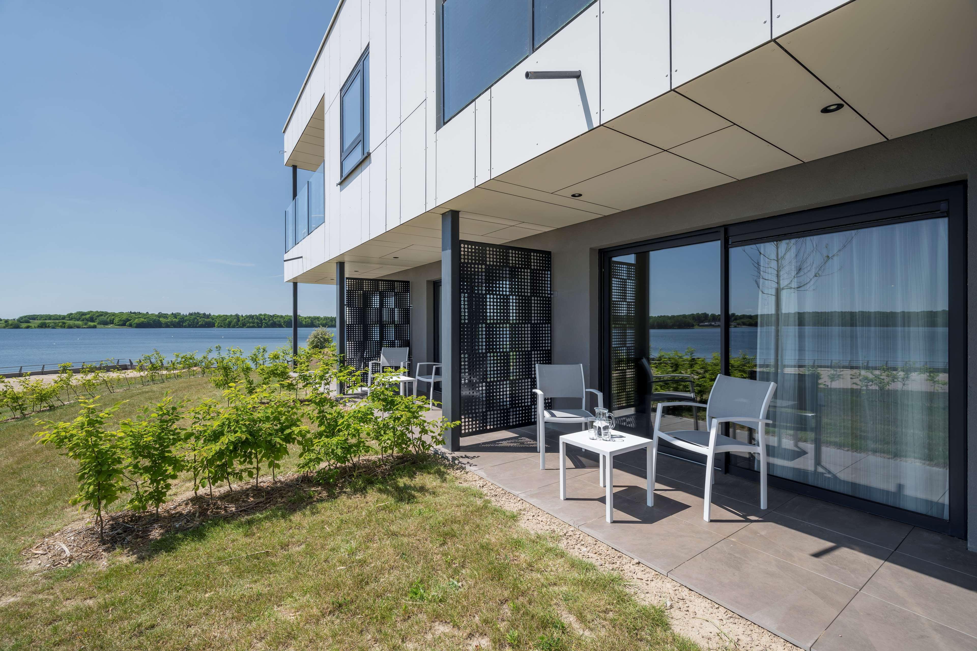 Golden Lakes Hotel Boussu-lez-Walcourt Экстерьер фото