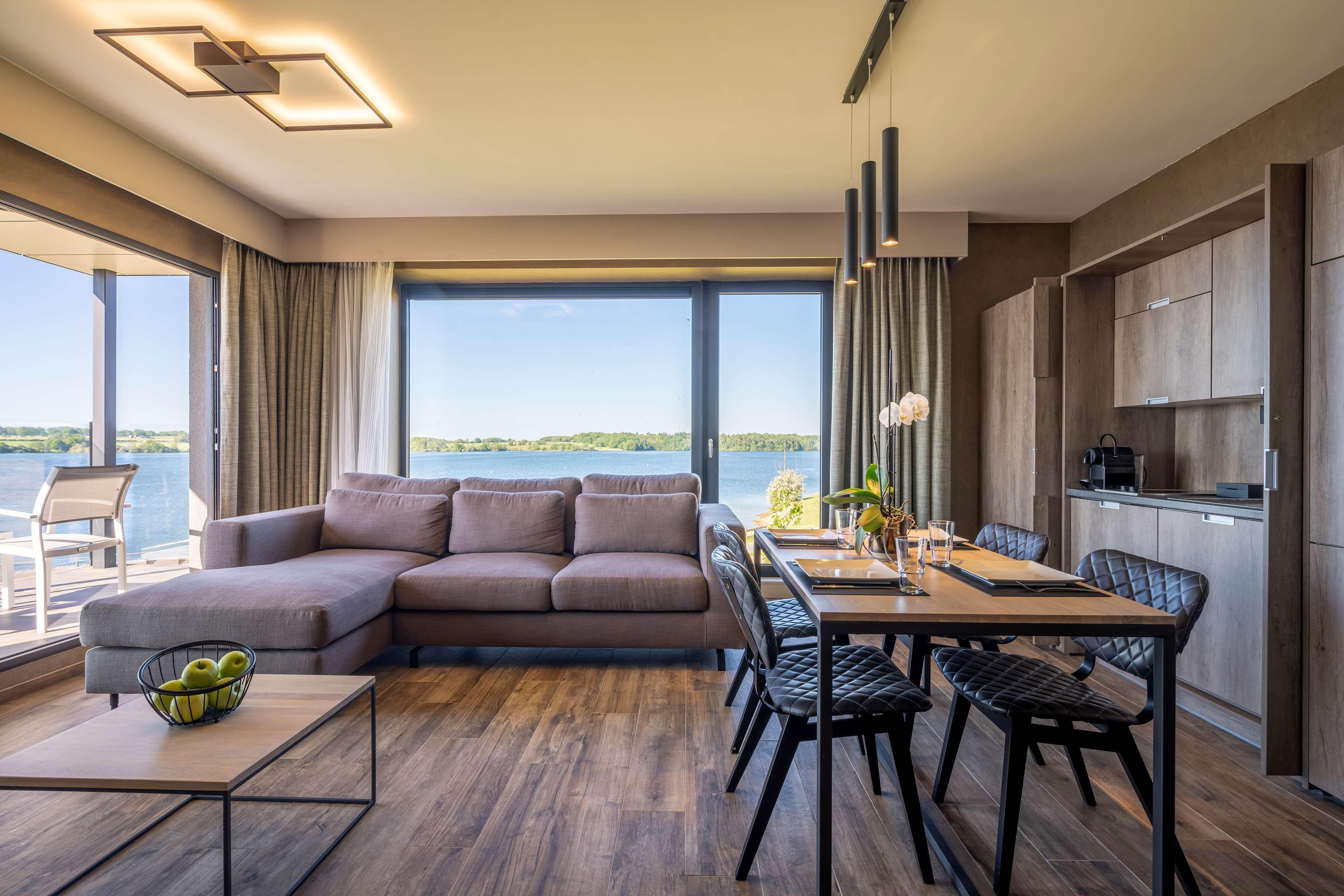 Golden Lakes Hotel Boussu-lez-Walcourt Экстерьер фото